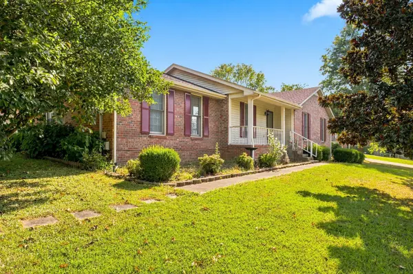 3300 Curtiswood Ln #E, Springfield, TN 37172