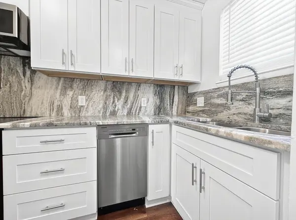 523 Harding Pl #24, Nashville, TN 37211