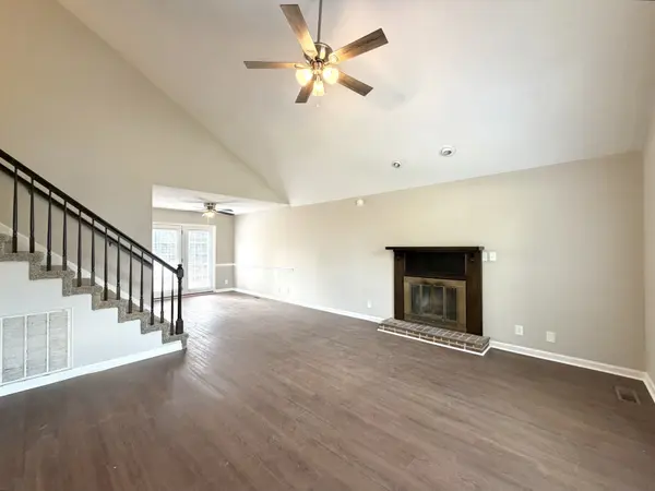 2126 Single Tree Dr, Clarksville, TN 37040
