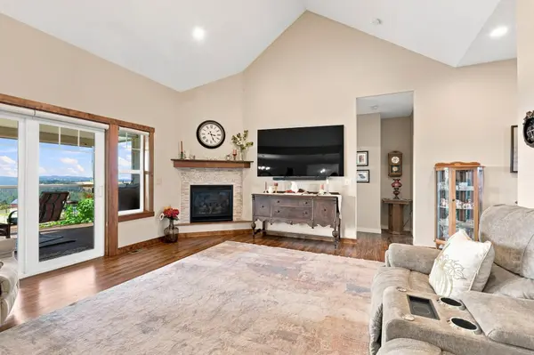 6329 N Thierman Rd, Spokane, WA 99217