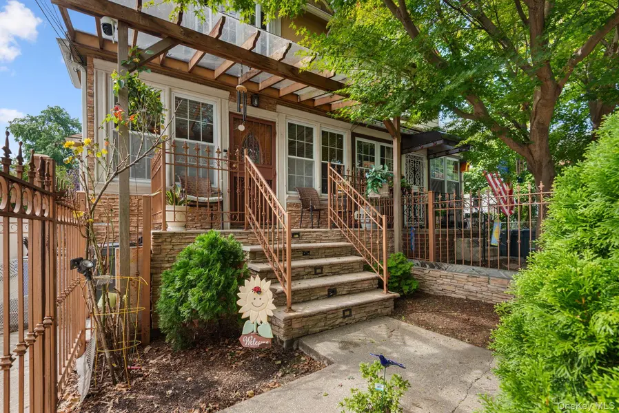 121-36 7th AVE, College Point, NY 11356