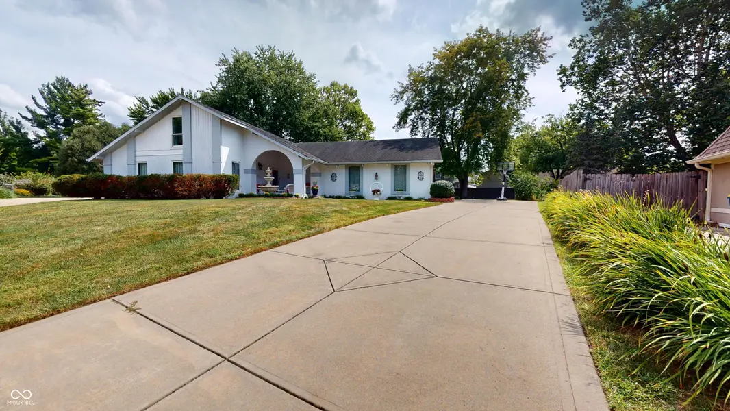 611 Sun Valley CT, Indianapolis, IN 46217