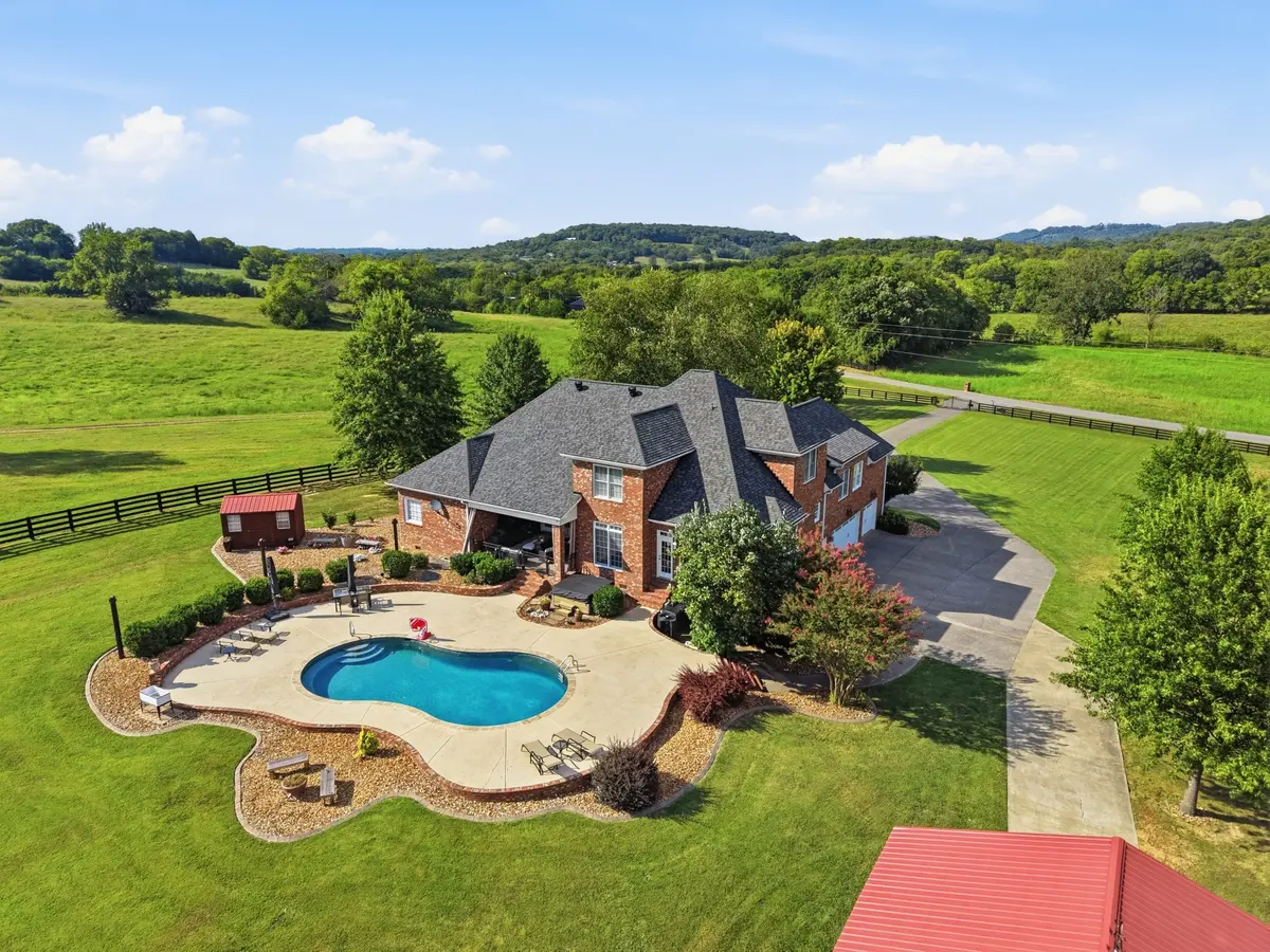 11987 N Milton Rd, Milton, TN 37118