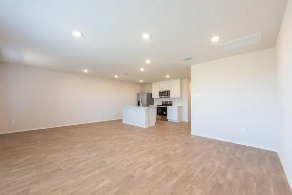 2115 Windflower LN, Luling, TX 78648