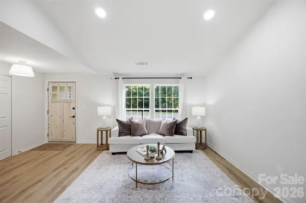 8056 Lawyers RD, Charlotte, NC 28227