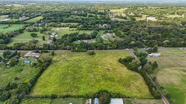 34505 E Schoonover RD, Lone Jack, MO 64070