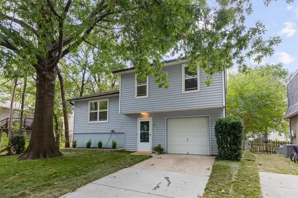 611 E Welston AVE, Olathe, KS 66061