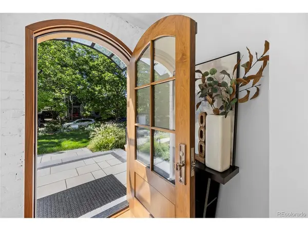 250 Ash, Denver, CO 80220