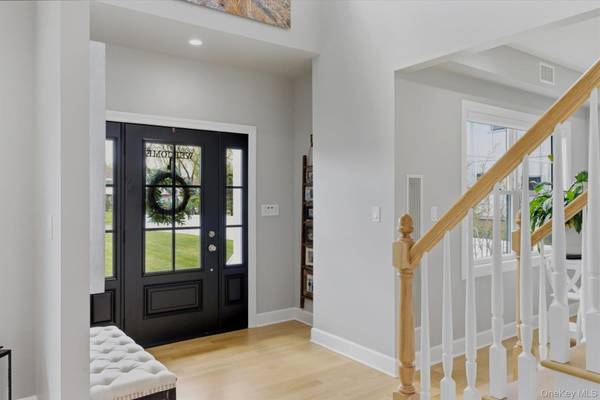 240 Clocks BLVD, Massapequa, NY 11758