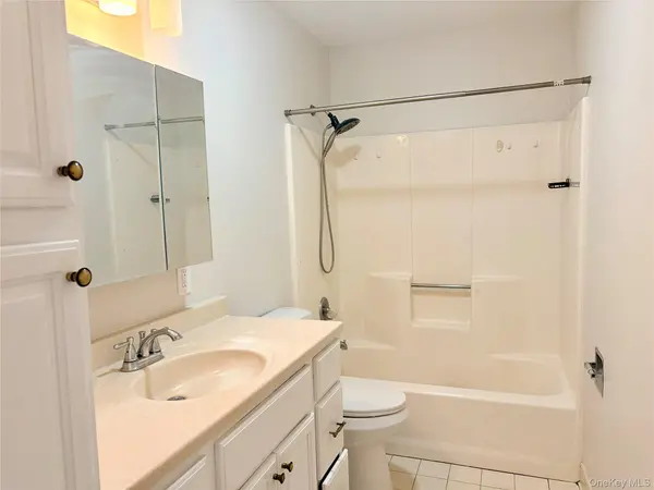 6103 Chelsea CV, Hopewell Junction, NY 12533