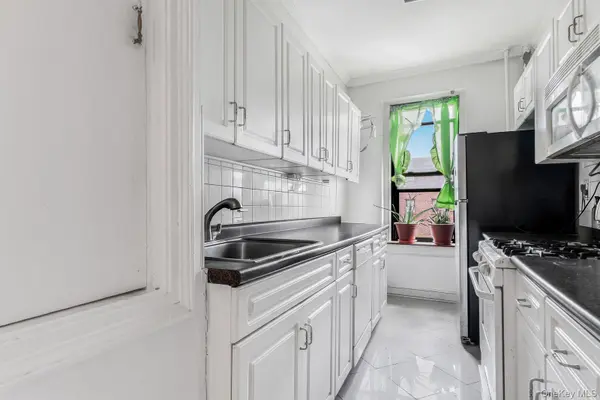78-14 Austin ST #3-F, Forest Hills, NY 11375