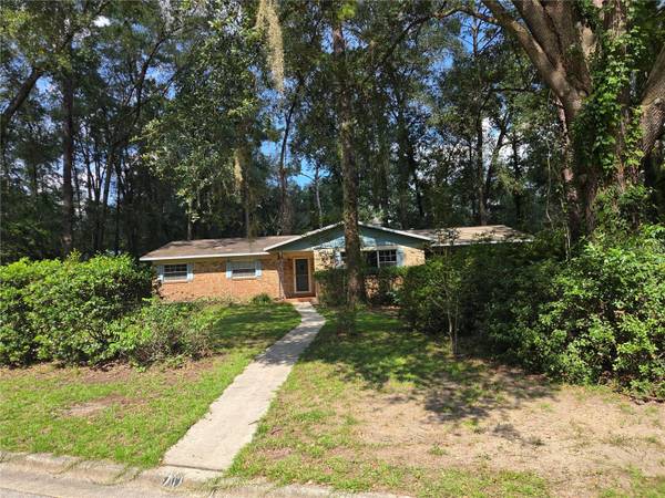 909 NW 39TH ST, Gainesville, FL 32605