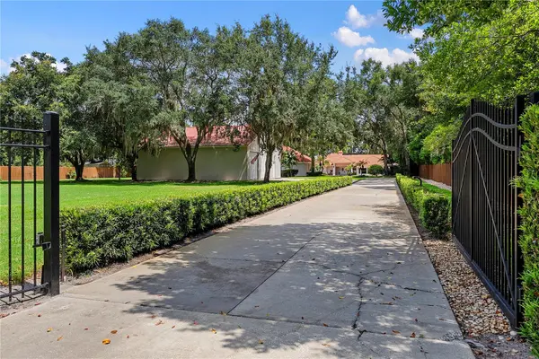 2622 LAKE HOWELL LN, Winter Park, FL 32792