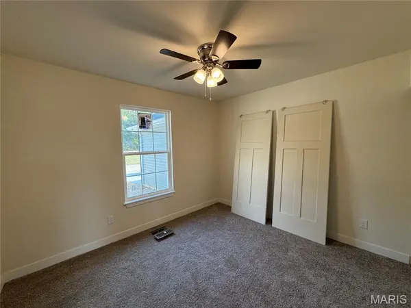 270 Railroad ST, Moscow Mills, MO 63362