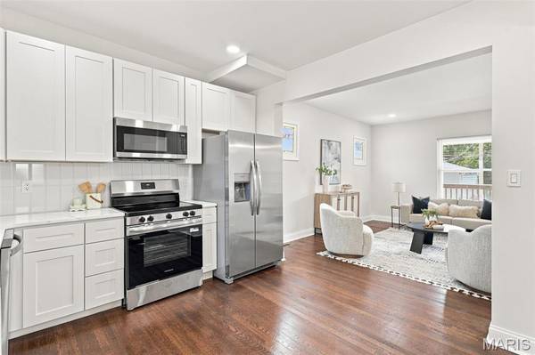 7269 Zephyr PL, St Louis, MO 63143