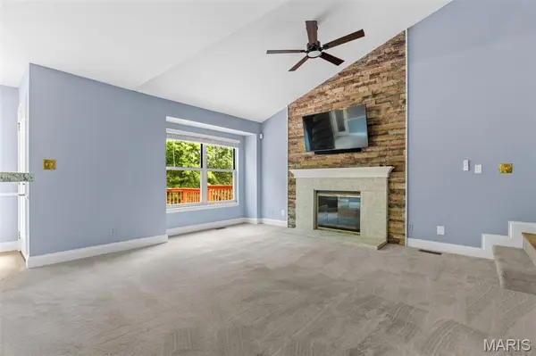 13027 King Arthur SPUR, St Louis, MO 63146