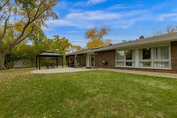 1313 Landwehr RD, Northbrook, IL 60062