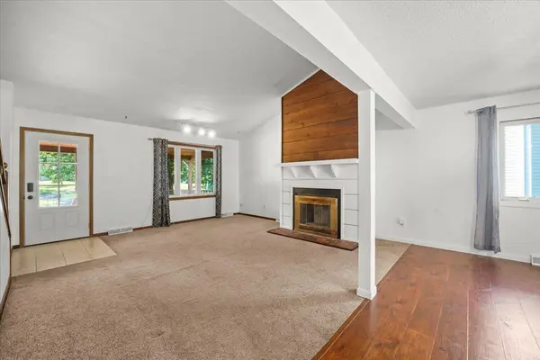 101 Belleview RD, Waterloo, IA 50701