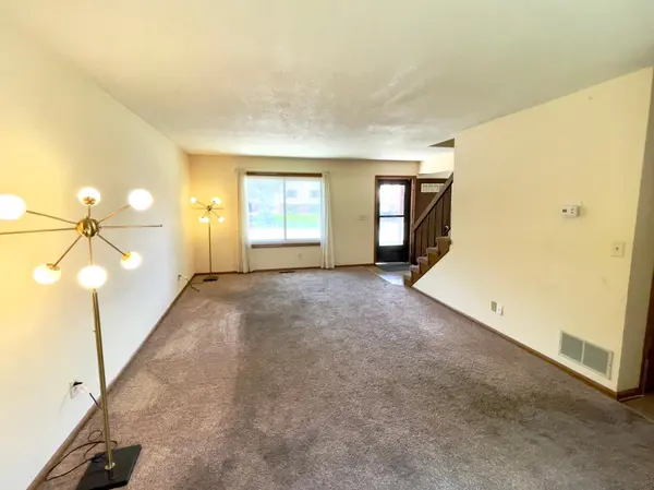3235 Hamlet DR, Woodbury, MN 55125