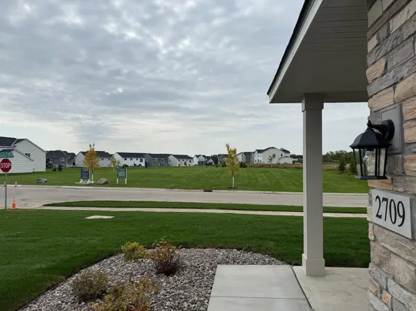 2742 Ivan AVE NE, Saint Michael, MN 55376