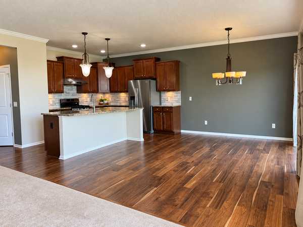 9216 Lighthouse LN, Woodbury, MN 55129