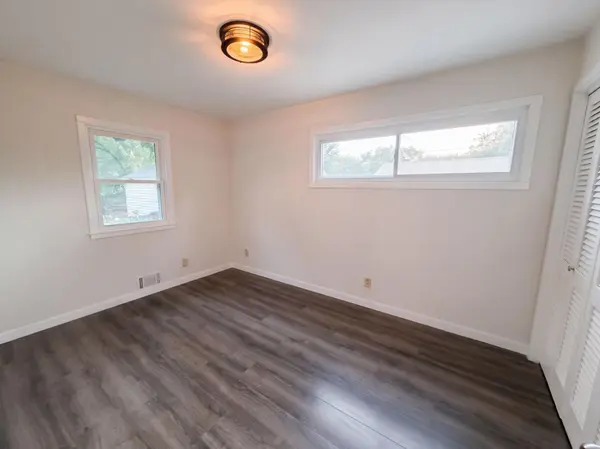 572 11th AVE NW, New Brighton, MN 55112
