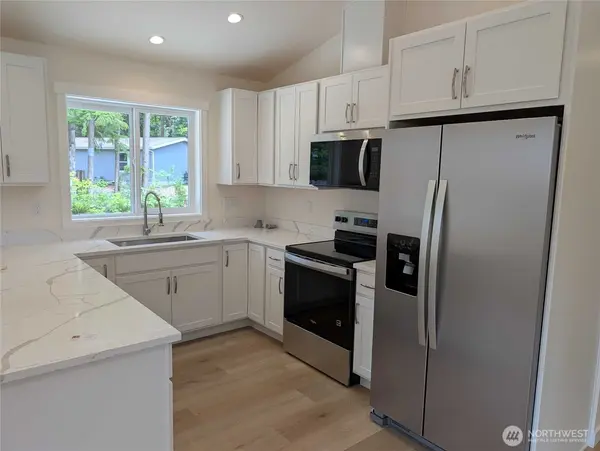 8672 Bell CT, Maple Falls, WA 98266