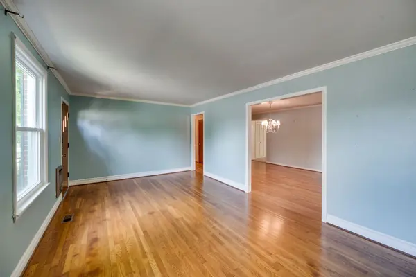 633 Elaine Dr, Nashville, TN 37211