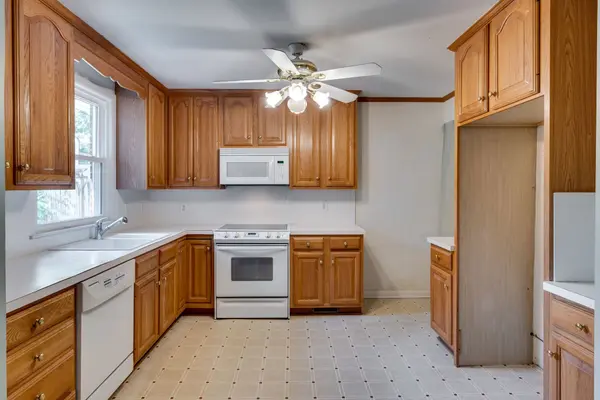 633 Elaine Dr, Nashville, TN 37211