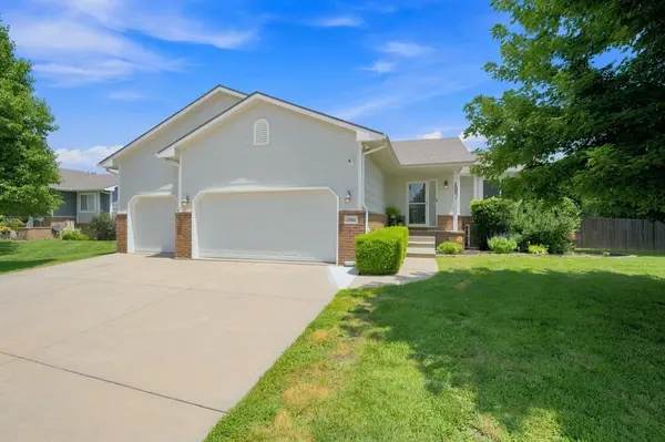 2502 S Lark Ln,  Wichita,  KS 67215