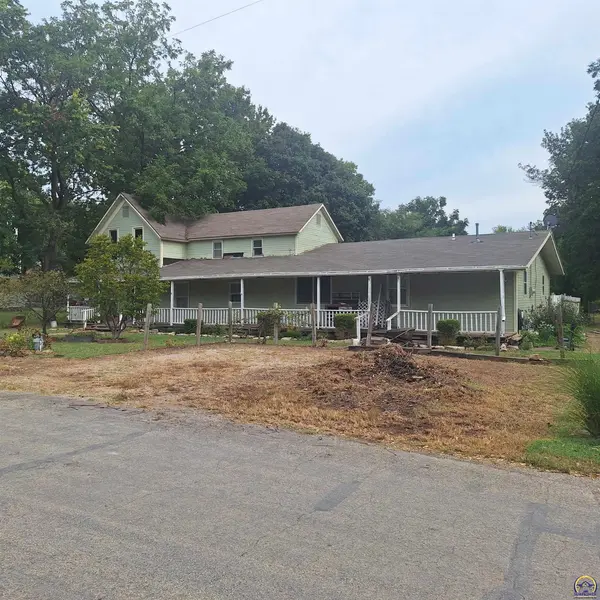 206 E 2nd ST, Eskridge, KS 66423