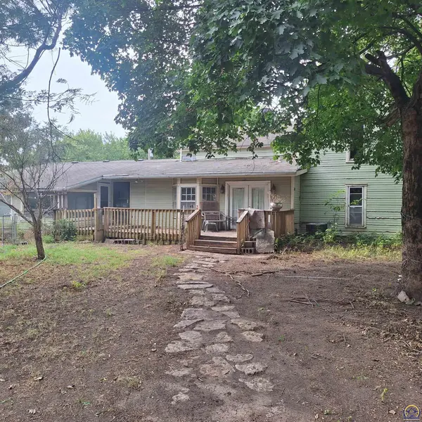 206 E 2nd ST, Eskridge, KS 66423