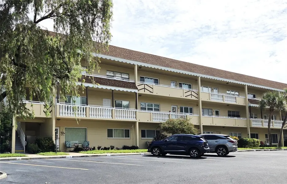 2041 AUSTRALIA WAY W #23, Clearwater, FL 33763