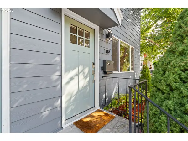 109 NE SHAVER ST ##2, Portland, OR 97212