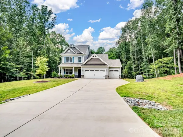 128 S Harbor Watch DR, Statesville, NC 28677
