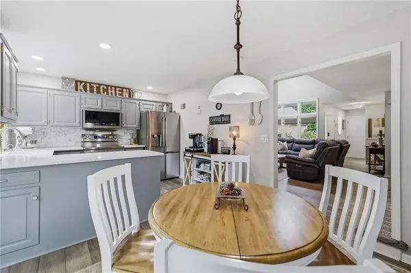 6727 W 126th CT, Overland Park, KS 66209