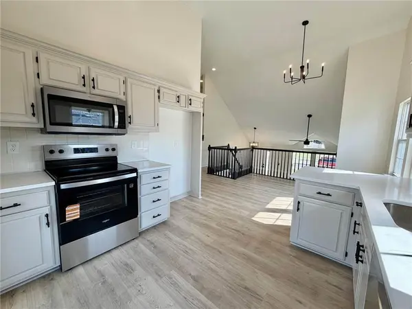 7608 NE 56th ST, Kansas City, MO 64119