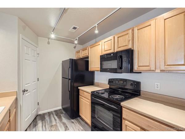 5255 Memphis #224, Denver, CO 80239