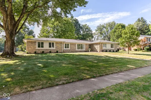 10606 E Lakeshore DR, Carmel, IN 46033