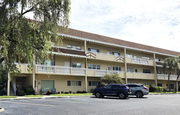 2041 AUSTRALIA WAY W #23, Clearwater, FL 33763