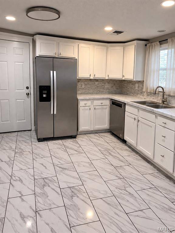 3701 Candlewyck Club DR #A, Florissant, MO 63034
