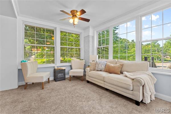 7385 Arlington DR, Richmond Heights, MO 63117