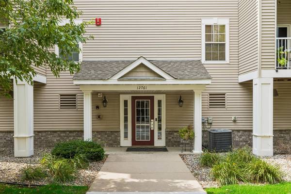 12761 Collegeview DR #207, Eden Prairie, MN 55347
