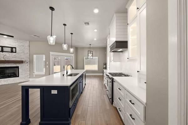 10820 Wild Horse Creek DR, Yukon, OK 73099