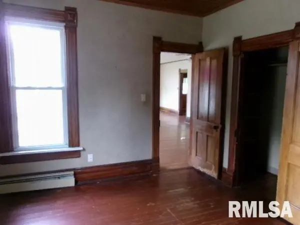 638 E ELM ST, Canton, IL 61520