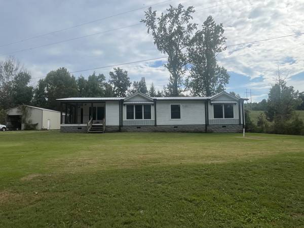 808 Johnson Hollow Rd, Waynesboro, TN 38485