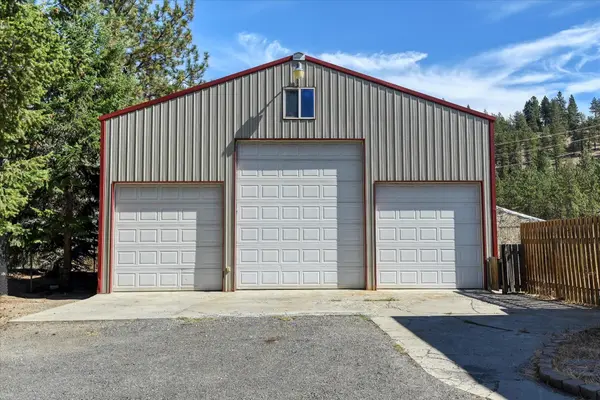 9022 N Nine Mile Rd, Nine Mile Falls, WA 99026