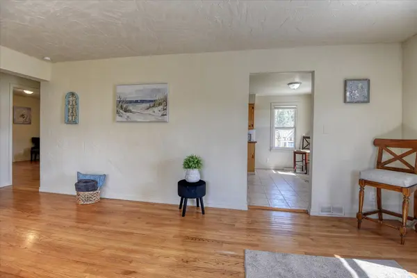 9022 N Nine Mile Rd, Nine Mile Falls, WA 99026