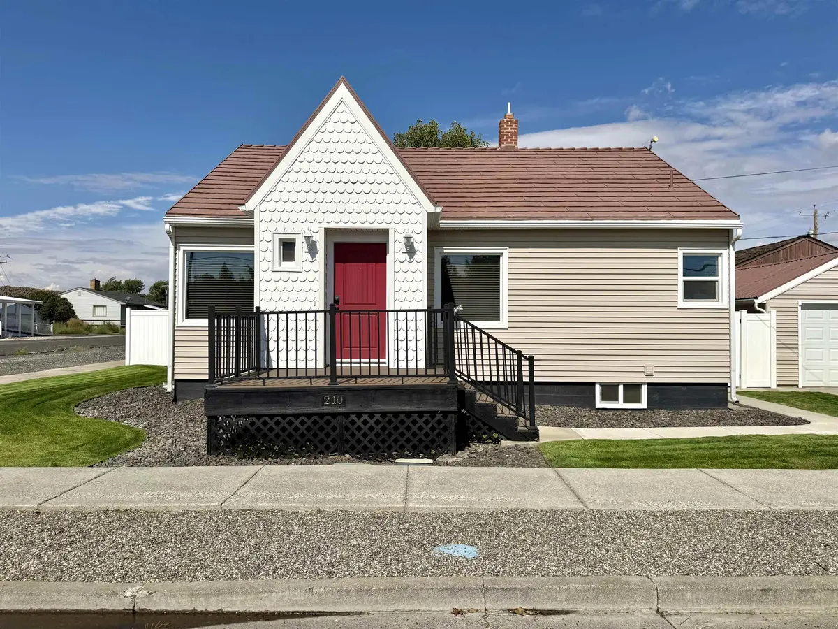 210 W 4th Ave, Odessa, WA 99159