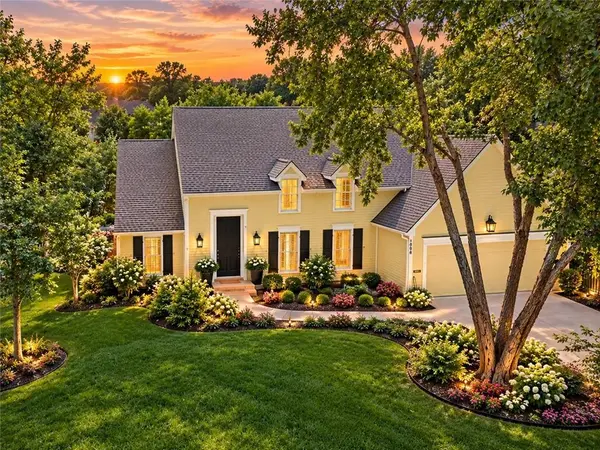 4001 W 101st TER, Overland Park, KS 66207